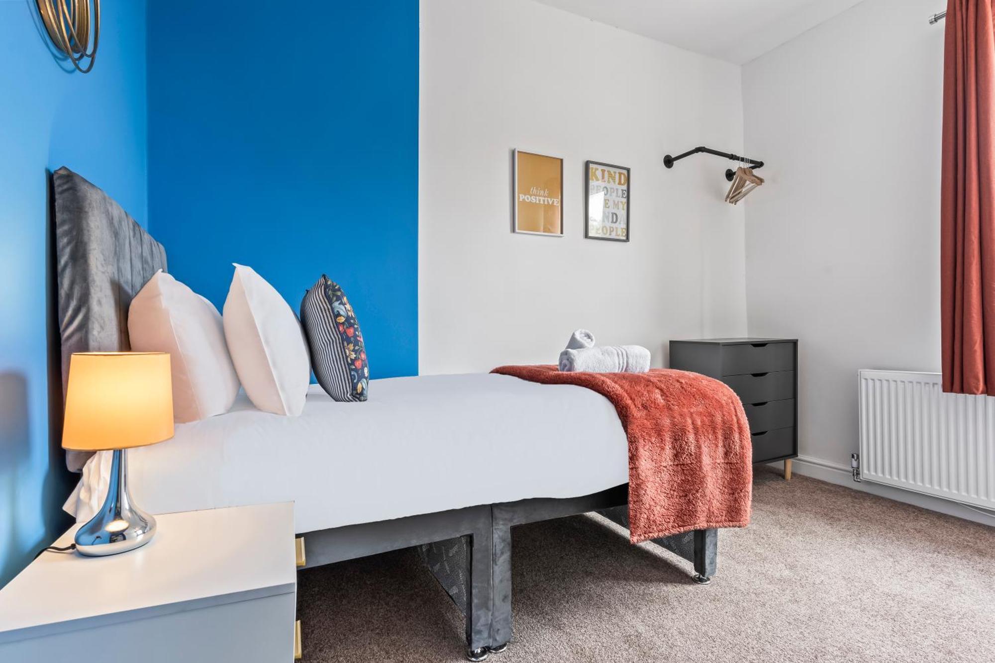 4 Bedroom, 2 Bath In Newcastle Town Centre מראה חיצוני תמונה